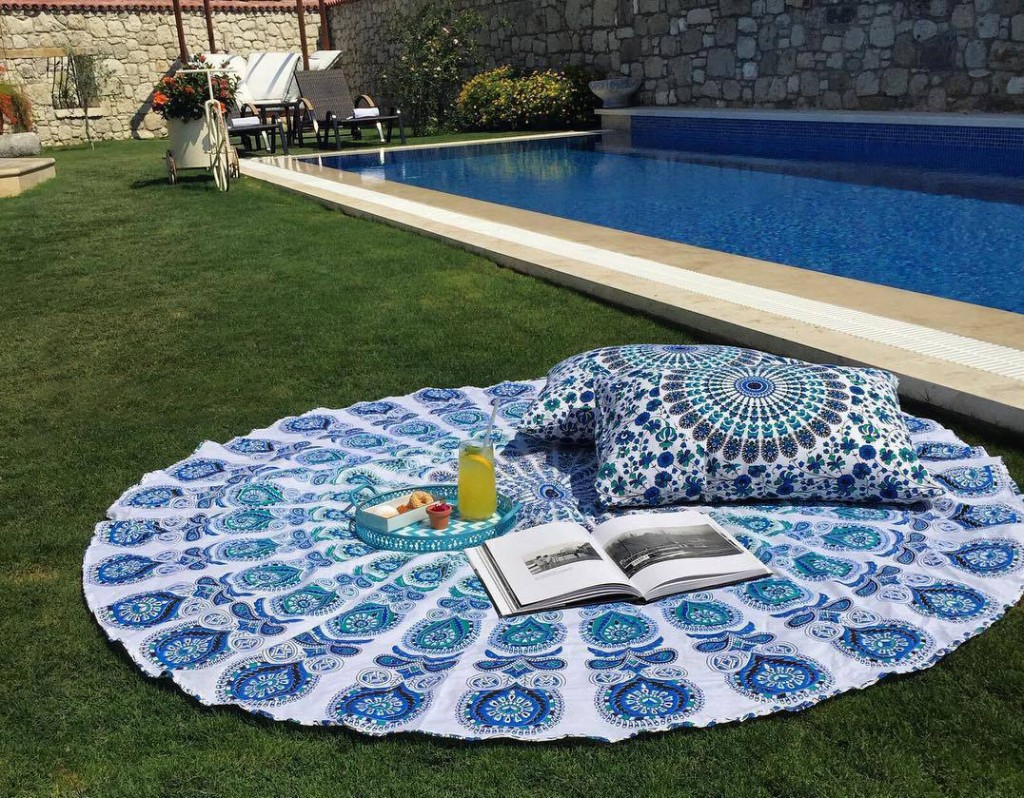 round beach towel