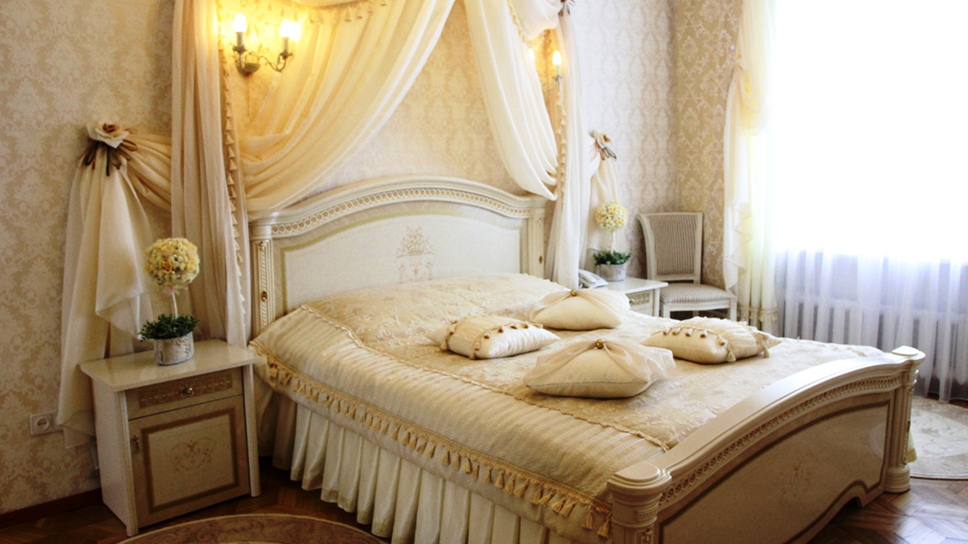 Romantic Bedroom Decor